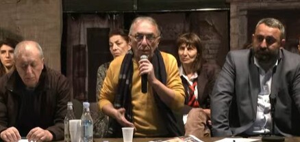 Արա Խզմալյանն ասել է՝ դուք պահում եք ձեր հիմնադիրներին էնպես, ինչպես հնդկացիներն իրենց կովերին․ Արթուր Սահակյան