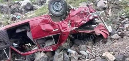 Խոշոր ավտովթար Վայոց ձորում. 23-ամյա վարորդը գլխիվայր հայտնվել ձորում․ shamshyan.com