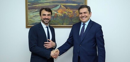 ԱԳ նախարարի տեղակալն ընդունել է Լիոնի քաղաքապետին