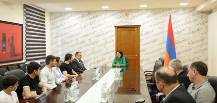 ՀՀ ԿԳՄՍ նախարար Ժաննա Անդրեասյանն ընդունել է ԵԱ-ի և ԱԱ-ի մեդալակիր մարմնամարզիկներին