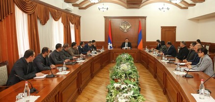 Արցախի պետնախարարը խորհրդակցություն է հրավիրել բնակչությանը կտրոնային ապրանքների և վառելիքի իրացման հարցերի շուրջ
