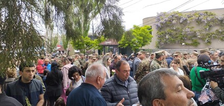 Ծիծեռնակաբերդի հուշահամալիր տանող մուտքը փակ է․ քաղաքացիները պահանջում են բացել ճանապարհը
