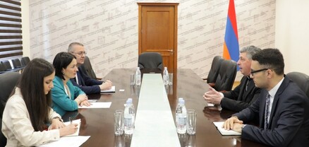 Ժաննա Անդրեասյանը հանդիպել է Սուրբ Աթոռի առաքելական նվիրակի հետ