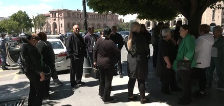 Առևտրականների բողոքի ակցիան` կառավարության շենքի դիմաց. ՈւՂԻՂ