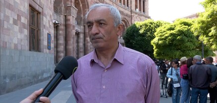 Ալիևի առաջ խեղճացած նստում է, ես իր փոխարեն ամաչում եմ