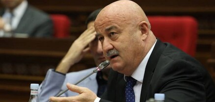 ՔՊ-ականները հերթով շտապում էին Հովիկ Աղազարյանի աշխատասենյակ՝ աջակցություն հայտնելու օրվա «հերոսին». Հրապարակ