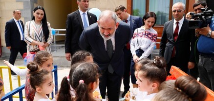 Փաշինյանը Զարթոնք գյուղում ներկա է գտնվել տեղի նորակառույց մանկապարտեզի բացման արարողությանը