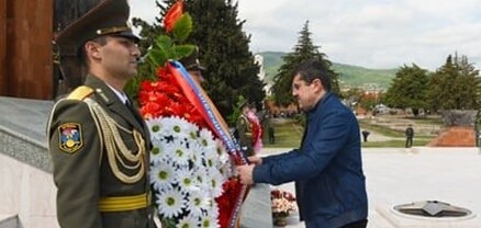 Արցախի նախագահ Արայիկ Հարությունյանն այցելել է Ստեփանակերտի հուշահամալիր