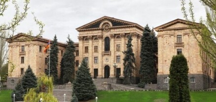 Արմեն Գևորգյանը ՔՊ-ականներ Մարինա Ղազարյանի ու Դավիթ Դանիելյանի հետ մեկնում է Մինսկ