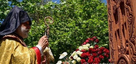 Խաչքարերի պուրակում բացվեց Սբ. Հովհաննես Պողոս Բ պապին նվիրված խաչքար