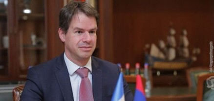 Ֆրանսիայի նախկին դեսպանը հայերեն գրառում է կատարել. նա հիշատակել է Միսակ և Մելինե Մանուշյաններին