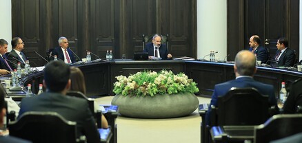 Ինչով են զբաղված փոխվարչապետերի գրասենյակներում. Ժողովուրդ