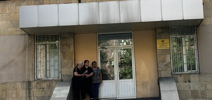 Ո՞ւր են մեր երեխեքը. անհետ կորածների ծնողների բողոքի ակցիան՝ ԱԱԾ շենքի դիմաց. ՈւՂԻՂ