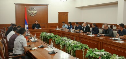 Արցախի պետնախարարի մոտ քննարկվել են պարենային անվտանգության ու տնտեսության աշխատանքի հետ կապված հարցեր
