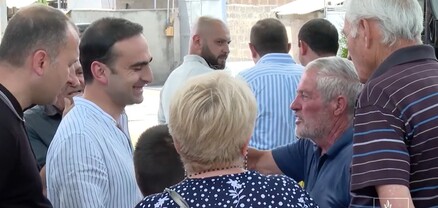 Տիգրան Ավինյանը երևանյան մի քանի թաղամասերում ծանոթացել է բնակիչների խնդիրներին