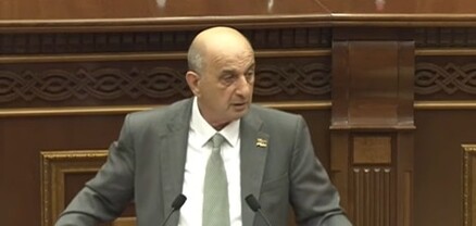 Մեկը կա էստեղ նստած, 100 մահապարտ է փնտրում, որ Հայաստանը փրկի․ Վիգեն Խաչատրյանի ելույթի ժամանակ ԱԺ-ում իրավիճակը թեժացավ