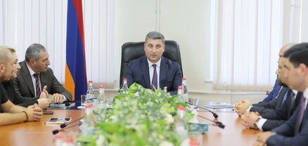 Գնել Սանոսյանը Երևան ՋԷԿ-ի աշխատակազմին է ներկայացրել նոր գլխավոր տնօրենին