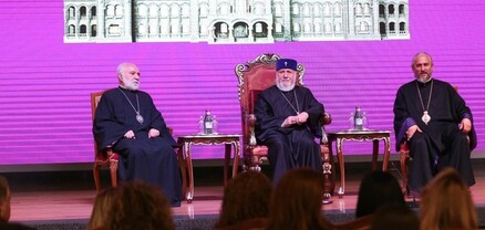 Կաթողիկոսն ընդունել է ԵՊՀ Արևելագիտության ֆակուլտետի շրջանավարտ ուսանողներին և դասախոսներին