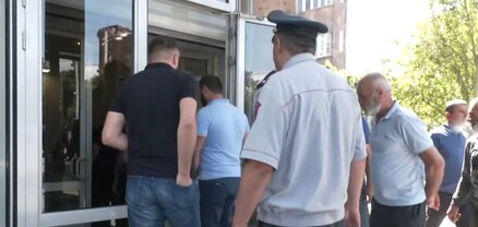 Անհետ կորածների ծնողներն ԱԱԾ-ում են. ՈւՂԻՂ