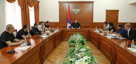 ԱՀ կառավարության պատասխանատուների հետ քննարկվել է Արցախի ամբողջական շրջափակման հետևանքով ստեղծված իրավիճակը
