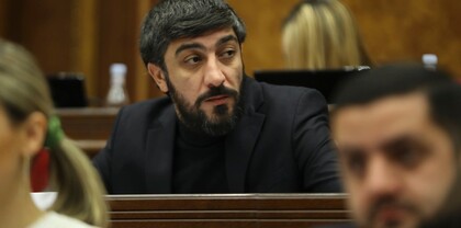 Նրանք ճոճում են, ինչ կարողանում են