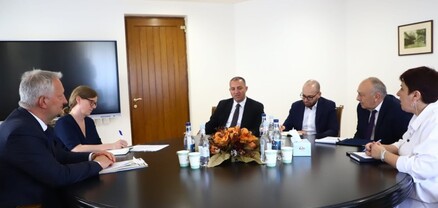 Վահան Քերոբյանն ընդունել է ՀՀ-ում ԳԴՀ արտակարգ և լիազոր դեսպանին