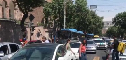 Հղի կանայք են վատացել․ անհետ կորածների ծնողները մի պահ բացեցին ճանապարհը