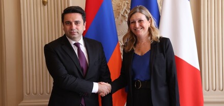 Մենք մշտապես Հայաստանի կողքին ենք. Ֆրանսիայի ԱԺ նախագահը` Ալեն Սիմոնյանին