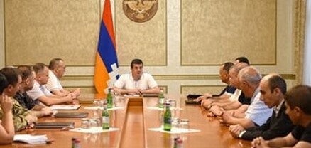 ԼՂ նախագահը խորհրդակցություն է հրավիրել հրատապ հարցերի շուրջ