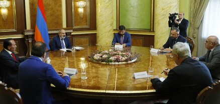 Փաշինյանը հանդիպել է արտախորհրդարանական քաղաքական ուժերի ղեկավարներին