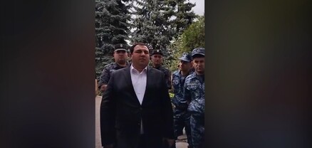 Եթե ղարաբաղցիք գնան, կամրջին կանգնեն, Երևանից էլ կգան․ ԱՀ-ում բողոքի երթը հասավ նախագահական