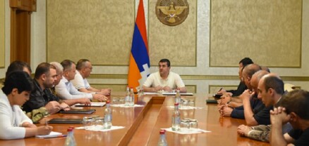 Արայիկ Հարությունյանը պետական կառույցների ղեկավարների հետ քննարկել է ներքին ու արտաքին անվտանգային խնդիրները