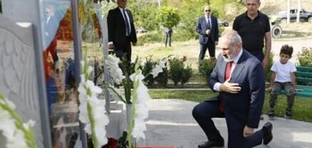 Փաշինյանը հարգանքի տուրք է մատուցել 44-օրյա պատերազմում զոհվածների հիշատակին