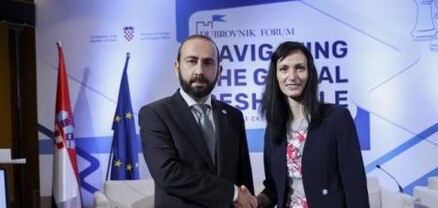 Արարատ Միրզոյանը հանդիպել է Բուլղարիայի արտաքին գործերի նախարարի հետ