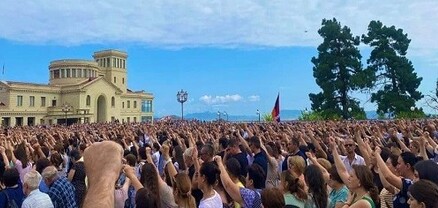 Գոնե կողքից մի խանգարեք․ Արցախի պետնախարար