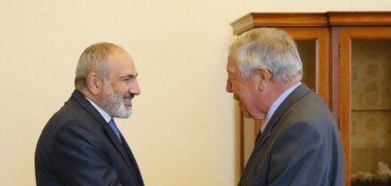Նիկոլ Փաշինյանն ընդունել է Ֆրանսուա Ռոշբլուանին