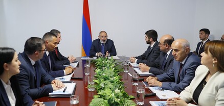 Նիկոլ Փաշինյանին ներկայացվել են Սյունիքի մարզպետարանի 2022թ. գործունեության հաշվետվությունն ու ընթացիկ ծրագրերը
