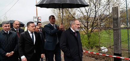 Փաշինյանի ուղղությամբ հովանոց նետած կինը կարող է 2-5 տարով ազատազրկվել. Հետք