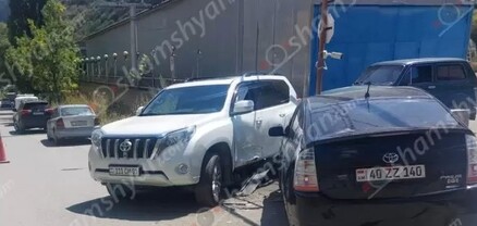 Բախվել են ոստիկանության ծառայողի և Զանգեզուրի պղնձամոլիբդենային գործարանի աշխատակցի մեքենաները․ shamshyan.com