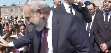 Դավայ քցվի, եկել եմ տենամ՝ ոնց եք լողանում. Փաշինյանը՝  Քարաշենի երեխաներին