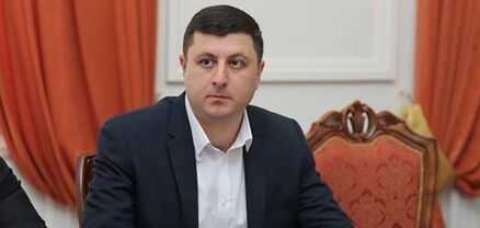 Խելքներդ գլուխներդ հավաքեք` իշխանությունը արտոնություն, փող կամ մահակ չէ. Տիգրան Աբրահամյան