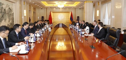 Գնել Սանոսյանն ու ՉԺՀ տրանսպորտի նախարարն անդրադարձել են ենթակառուցվածքների վերակառուցման նախագծերին
