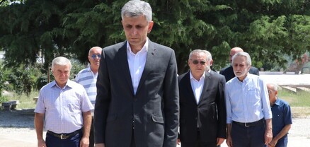Արցախի ԱԺ նոր նախագահը և այլ գործիչներ հարգանքի տուրք են մատուցել Արթուր Մկրտչյանի շիրիմին