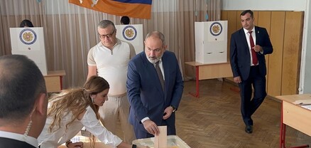 Վարչապետ Նիկոլ Փաշինյանը ժամանել է ընտրատեղամաս