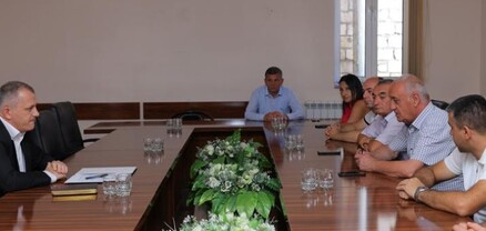 Արցախի պետնախարար Սամվել Շահրամանյանը հանդիպել է ԱԺ խմբակցությունների հետ