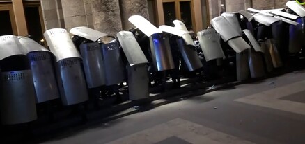 Ցուցարարները շշեր և քարեր են նետում Կառավարության շենքի ուղղությամբ․ իրավիճակը գերլարված է