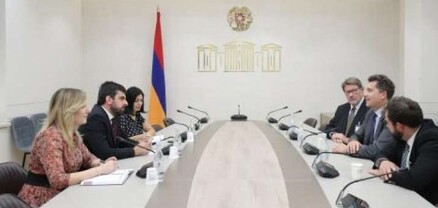 Խանդանյանը բրիտանացի գործընկերոջը ներկայացրել է ԱՀ-ից բռնի տեղահանման հետևանքով ստեղծված վիճակը