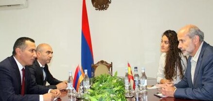 Սյունիքի մարզպետը Իսպանիայի դեսպանի հետ խոսել է Արցախում ստեղծված իրավիճակի մասին
