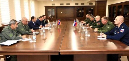 Սուրեն Պապիկյանն ու ԼՂ–ում խաղաղապահների հրամանատարը քննարկել են օպերատիվ իրավիճակը