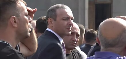 Մարտունու քաղաքապետի հուղարկավորությանը ներկա էին նաև Արմեն Գրիգորյանը, Սամվել Բաբայանը